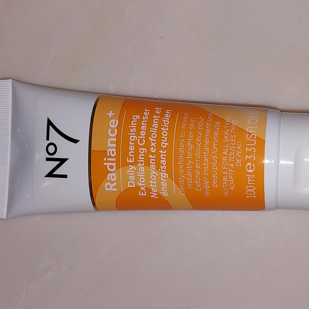 No7 Radiance+ Daily Energizing Exfoliating Cleanser 3.3 oz NEW